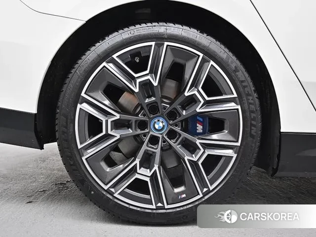 BMW 5 Series (G60) id 3415268 из Кореи 15