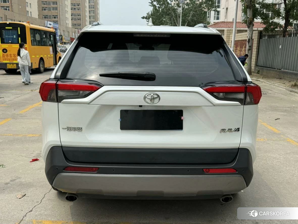 Toyota RAV4 Rongfang 2021 Белый из Китая, фото 5