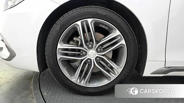 Hyundai Grandeur IG id 3924898 из Кореи 15