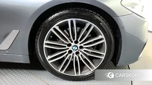 BMW 5 Series (G30) id 3024075 из Кореи 15