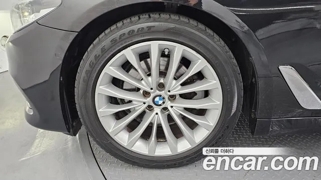 BMW 5 Series (G30) id 2860703 из Кореи 15