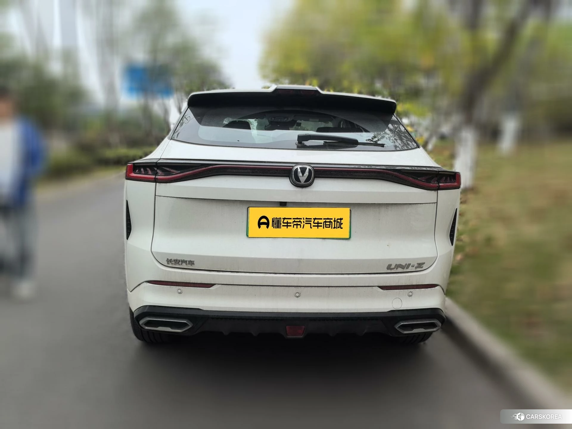 Chang'an UNI-Z PHEV 2024 Белый из Китая, фото 5