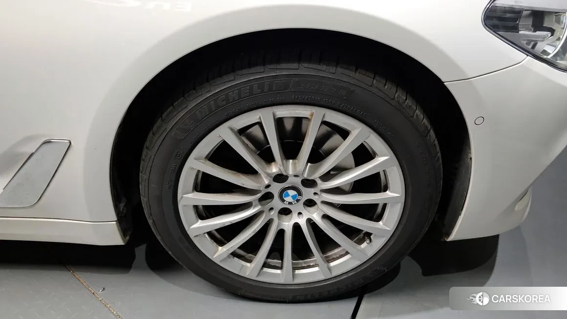 BMW 5 Series (G30) id 2137771 из Кореи 15