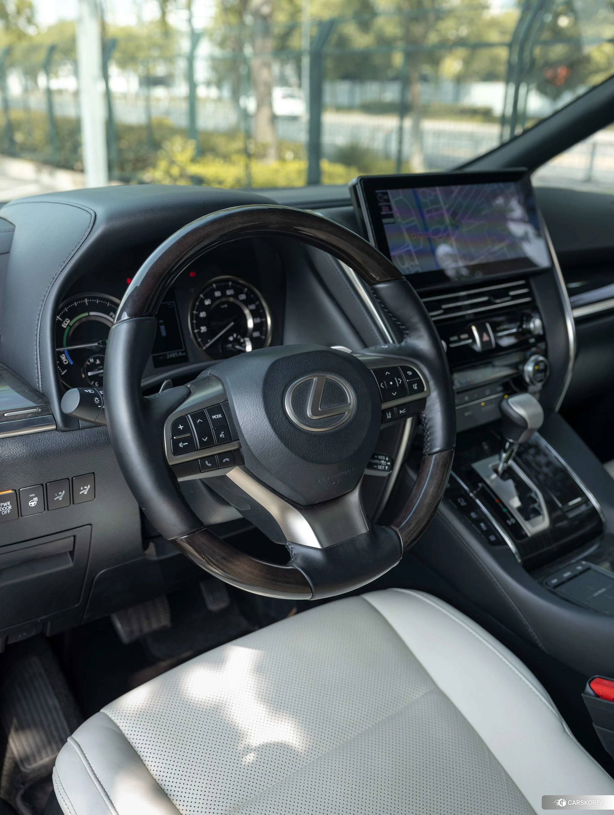 Lexus LM id 4421207 из Китая 23