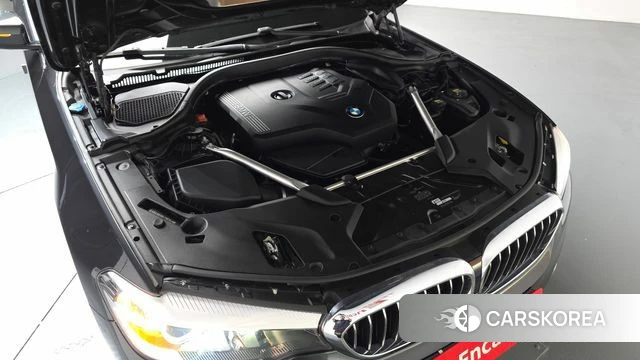 BMW 5 Series (G30) id 4937192 из Кореи 32