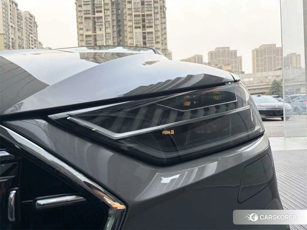 Audi A7L id 4441274 из Китая 9