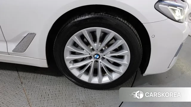 BMW 5 Series (G30) id 3686474 из Кореи 15