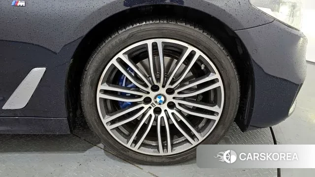 BMW 5 Series (G30) id 3417826 из Кореи 15