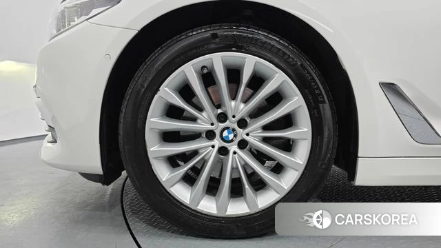 BMW 5 Series (G30) id 4338866 из Кореи 29