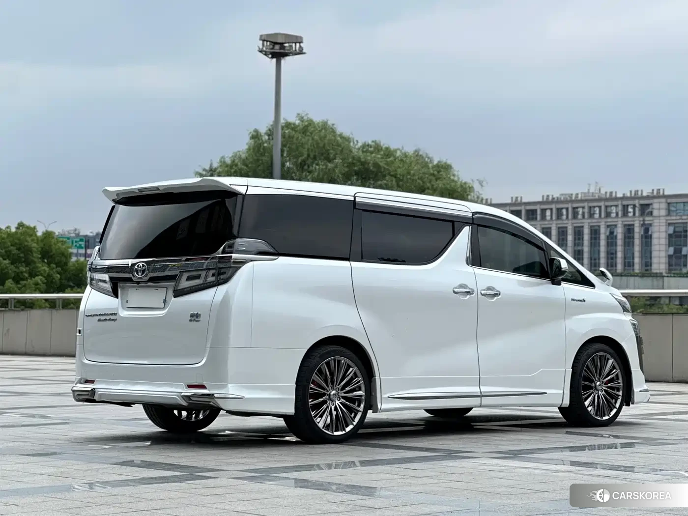 Toyota Vellfire id 4601004 из Китая 13