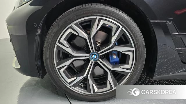 BMW i4 id 4572230 из Кореи 15