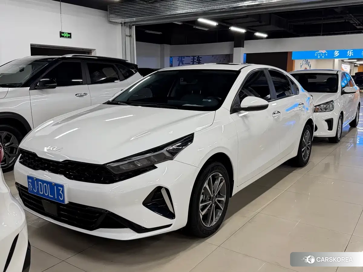 Kia K3 2024 Белый из Китая, фото 5
