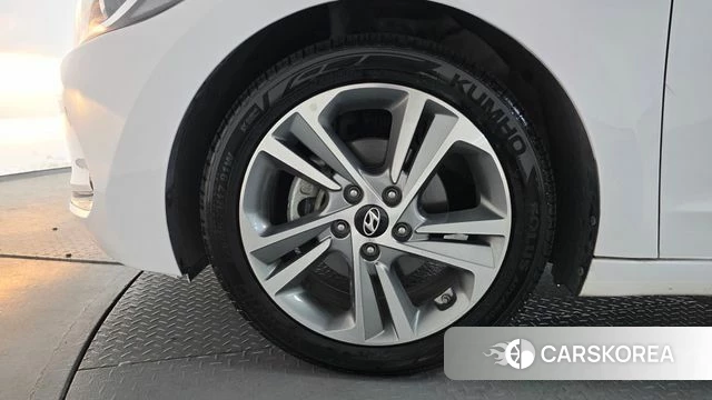 Hyundai Avante AD id 3937237 из Кореи 15