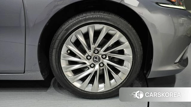 Lexus ES300h 7th generation id 4310688 из Кореи 27