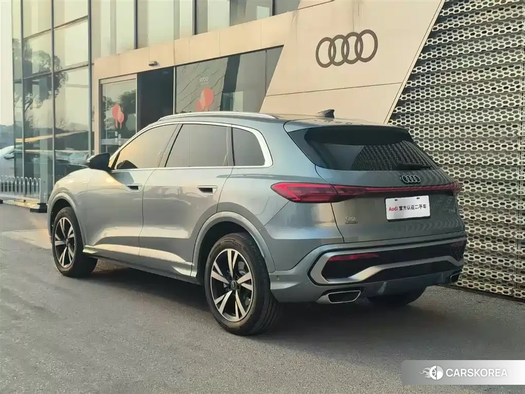 Audi Q5L 2026 Silver/gray из Китая, фото 5