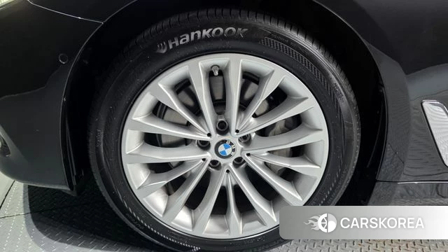 BMW 5 Series (G30) id 4689016 из Кореи 32