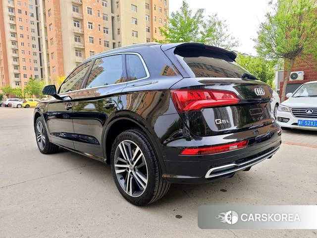Audi Q5L 2020 Черный из Китая, фото 6