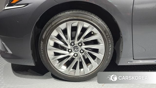 Lexus ES300h 7th generation id 4578563 из Кореи 27