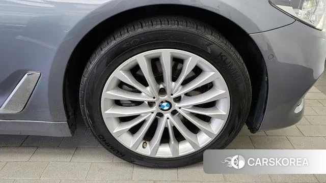 BMW 5 Series (G30) id 3060023 из Кореи 15