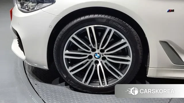 BMW 5 Series (G30) id 3324472 из Кореи 15