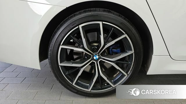 BMW 5 Series (G30) id 3842079 из Кореи 15