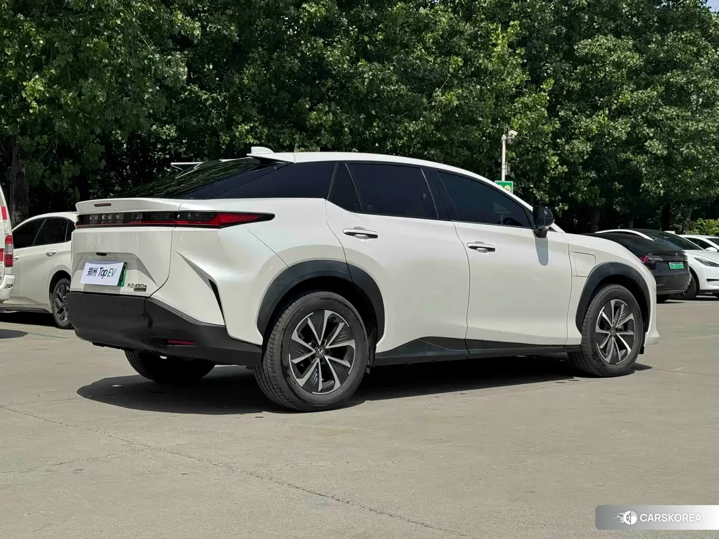 Lexus RZ 2023 Белый из Китая, фото 5
