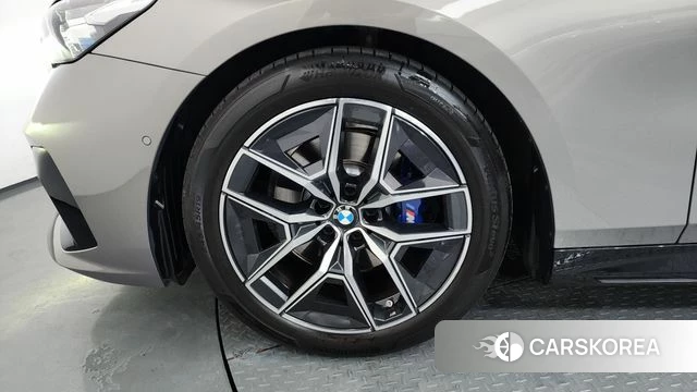 BMW 5 Series (G60) id 4612445 из Кореи 33