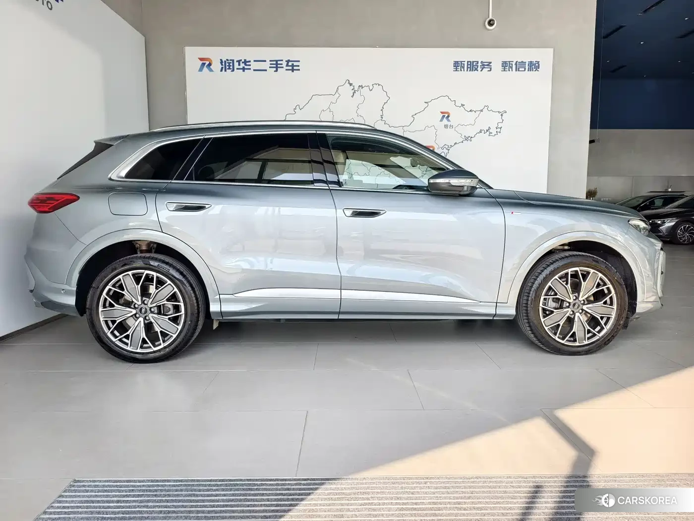 Audi Q5L id 4654544 из Китая 11