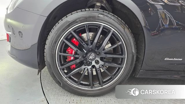Maserati Ghibli id 4430111 из Кореи 25