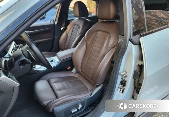 BMW 4 Series (G22) 2021 Серебристо-серый из Кореи, фото 6