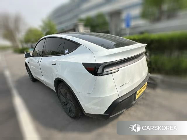Tesla Model Y 2026 Белый из Китая, фото 5