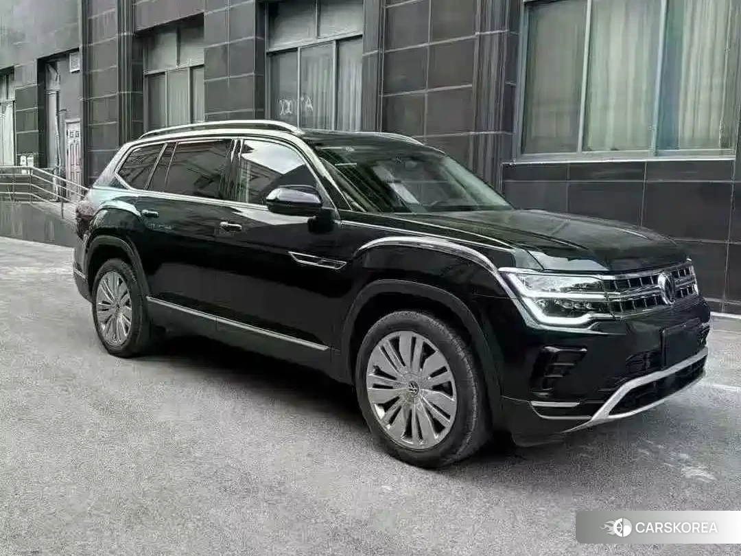 Volkswagen Touareg id 4629562 из Китая 8