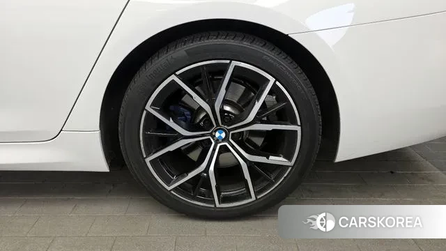 BMW 5 Series (G30) id 3702977 из Кореи 15