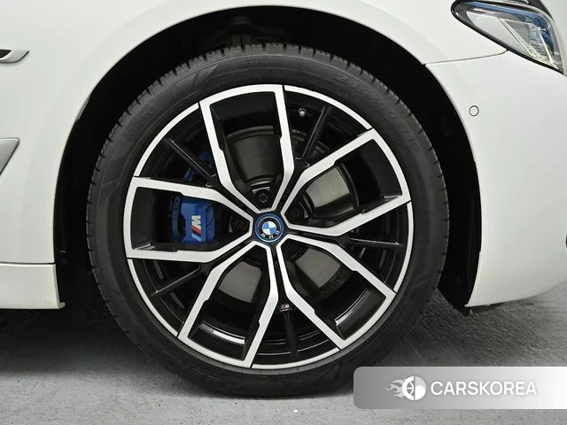 BMW 5 Series (G30) id 3826778 из Кореи 15