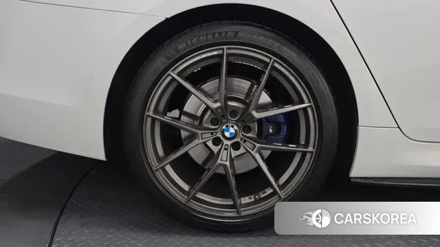 BMW 5 Series (G30) id 3778835 из Кореи 15