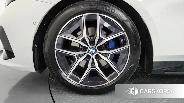 BMW 5 Series (G60) id 4935127 из Кореи 28