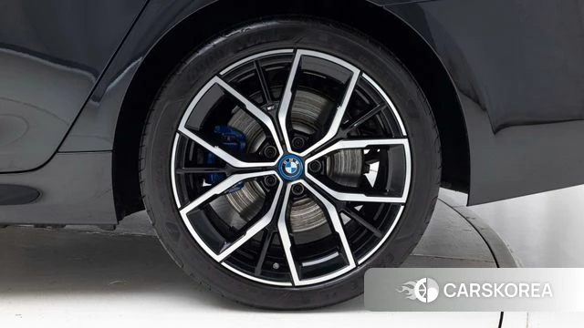 BMW 5 Series (G30) 2023 Черный из Кореи, фото 5