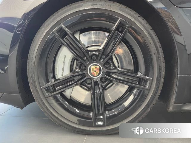 Porsche Taycan id 3882719 из Кореи 7