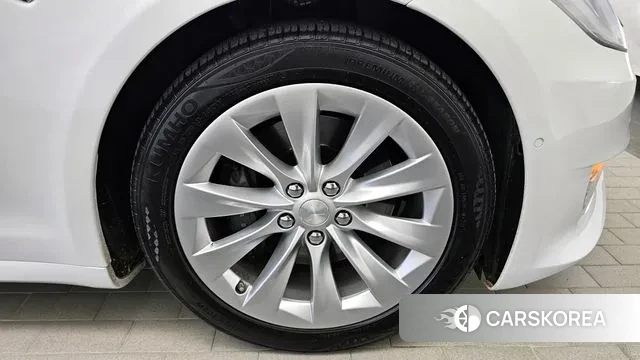 Tesla Model S id 3422423 из Кореи 16