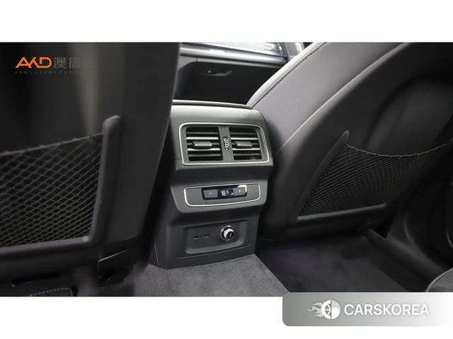 Audi Q5L Sportback 2023 Черный из Китая, фото 5