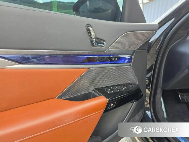 BMW 7 Series (G70) 2024 Черный из Кореи, фото 5