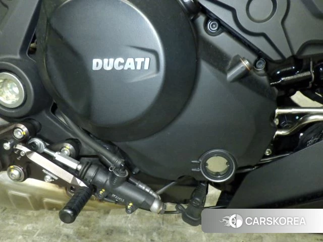 Проданный Ducati DIAVEL 1260 S id 3997274 из Японии, фото 19