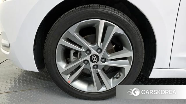 Hyundai Avante AD id 3924950 из Кореи 15