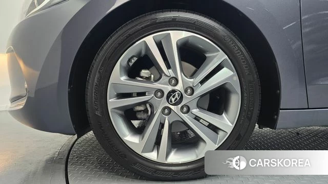 Hyundai Avante AD id 4543771 из Кореи 26
