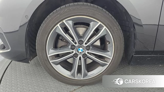 BMW 1 Series (F40) id 4936993 из Кореи 26