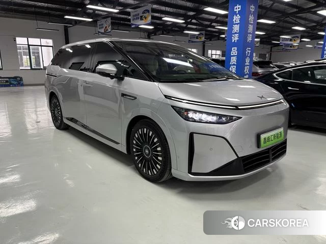 Xiaopeng Motors Xiaopeng X9 2025 Серебристо-серый из Китая, фото 5