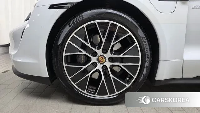 Porsche Taycan id 3361008 из Кореи 15