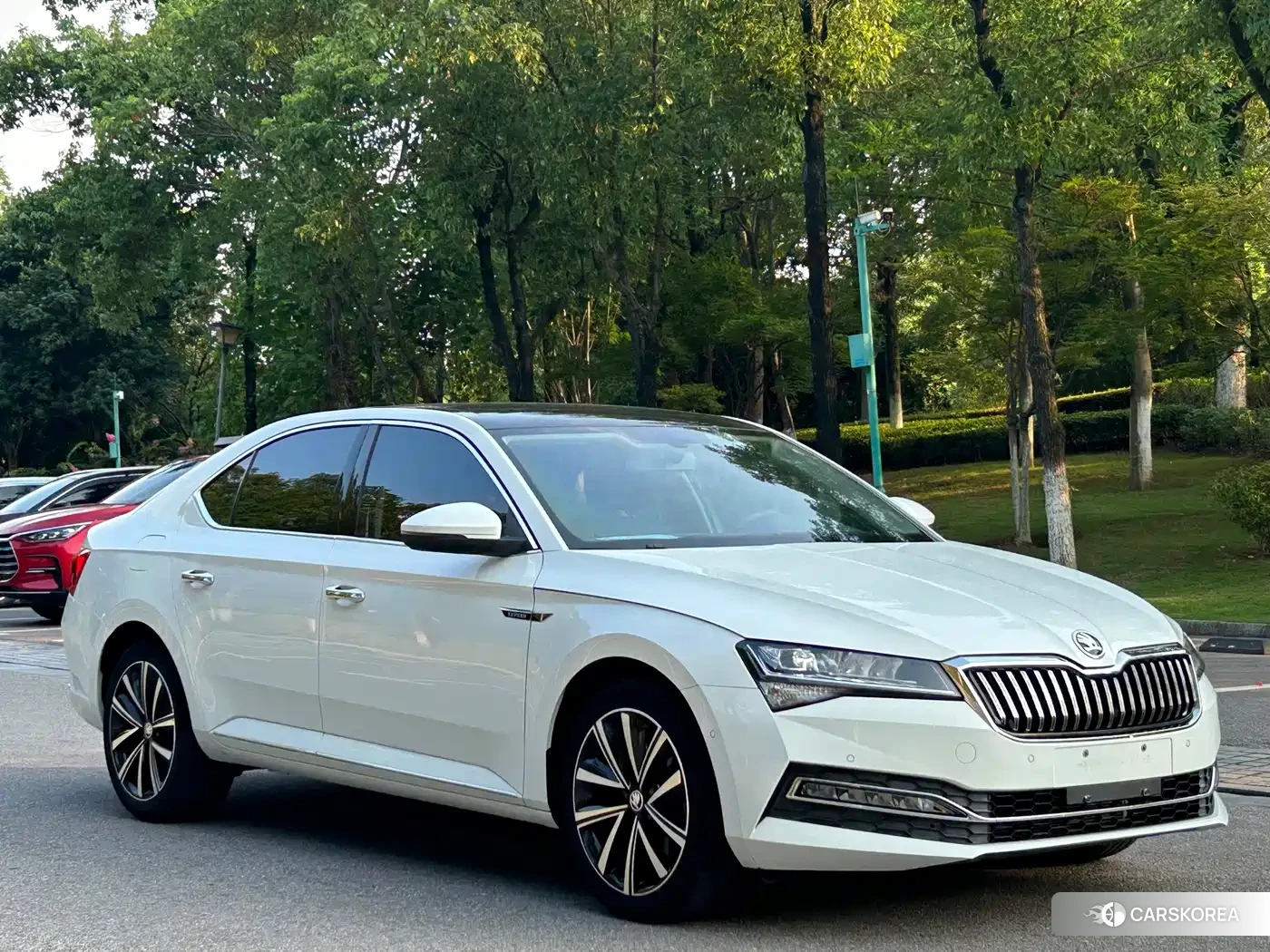 Skoda Superb id 4681186 из Китая 21