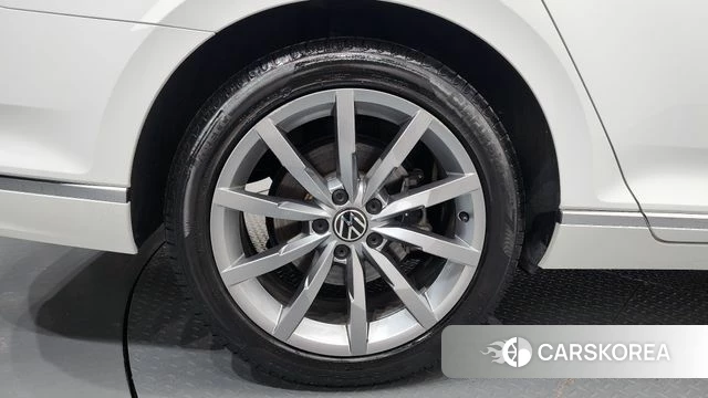 Volkswagen Passat GT (B8) id 3898610 из Кореи 15