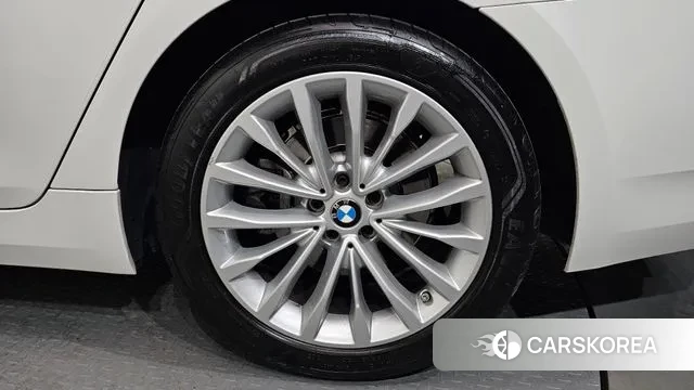 BMW 5 Series (G30) id 3453599 из Кореи 15